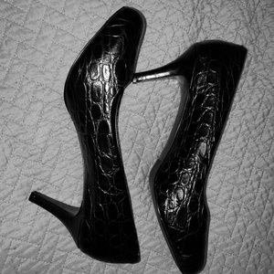 Trotter black-crocodile-opal leather pump